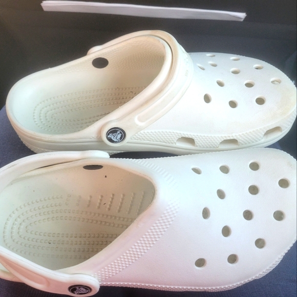 Crocs - Picture 2 of 7